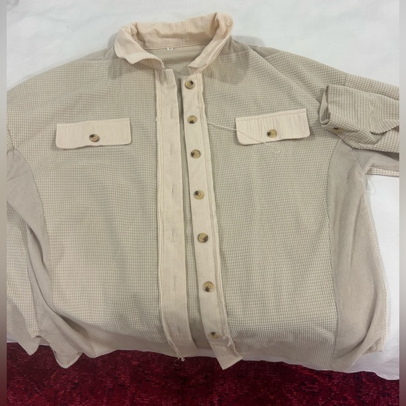Cream colored shirt jacket - Picture 2 of 4